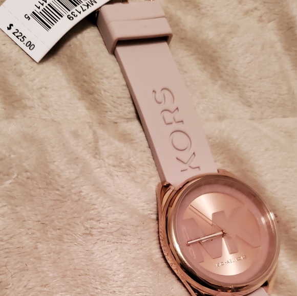 ♥️♥️Sold♥️♥️Michael Kors Janelle Rose Gold - Picture 6 of 7